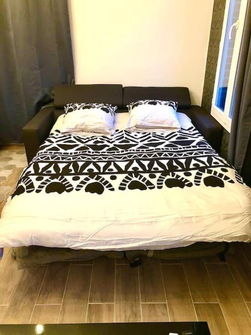 Le Led Room,Centre Ville Place De Parking Gratuite 상스 외부 사진